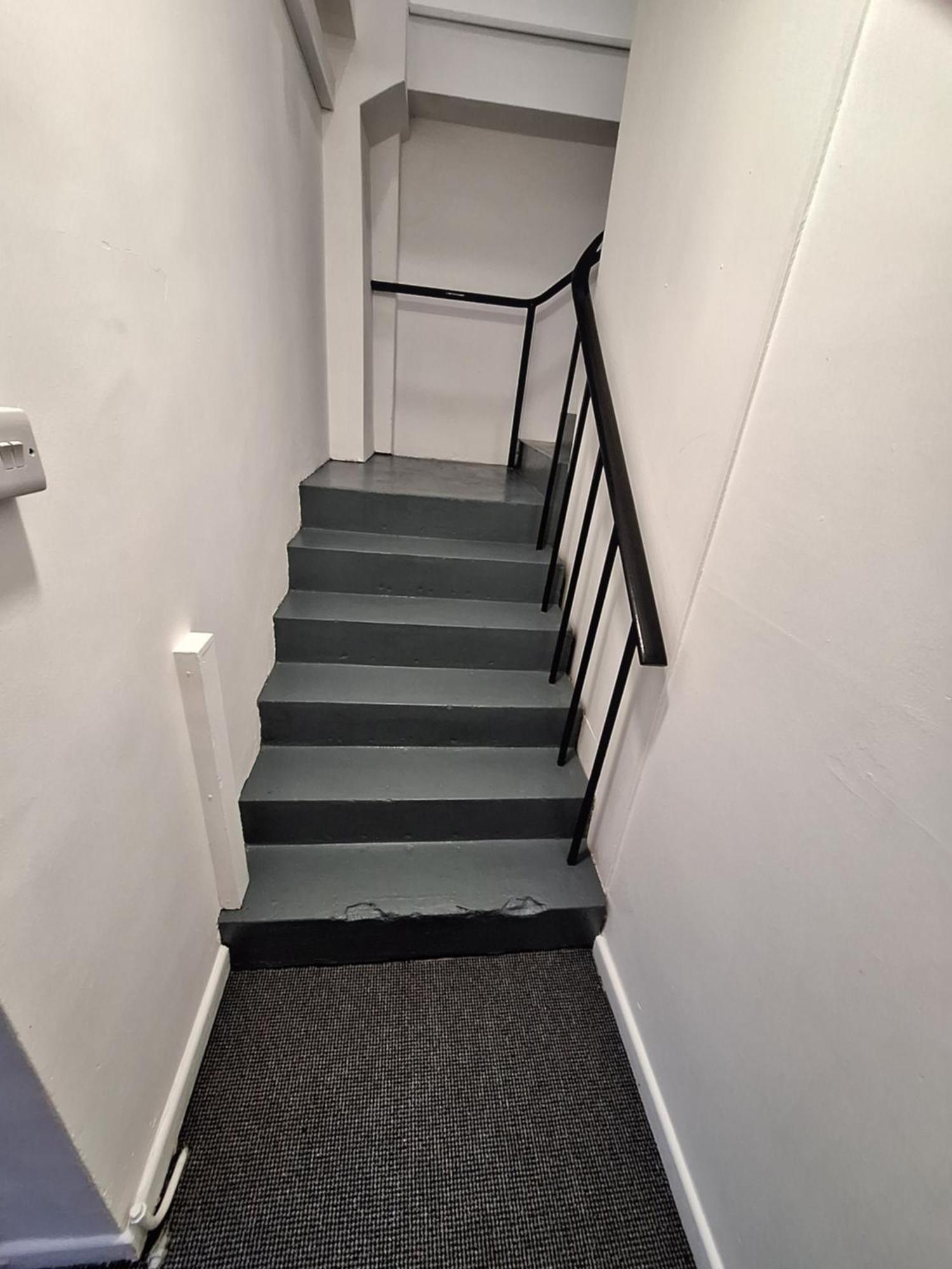Centre Of The Town Apartment Whitchurch  Bagian luar foto